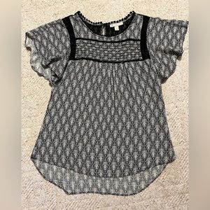 Women’s Black and White Flowy Blouse Size Small